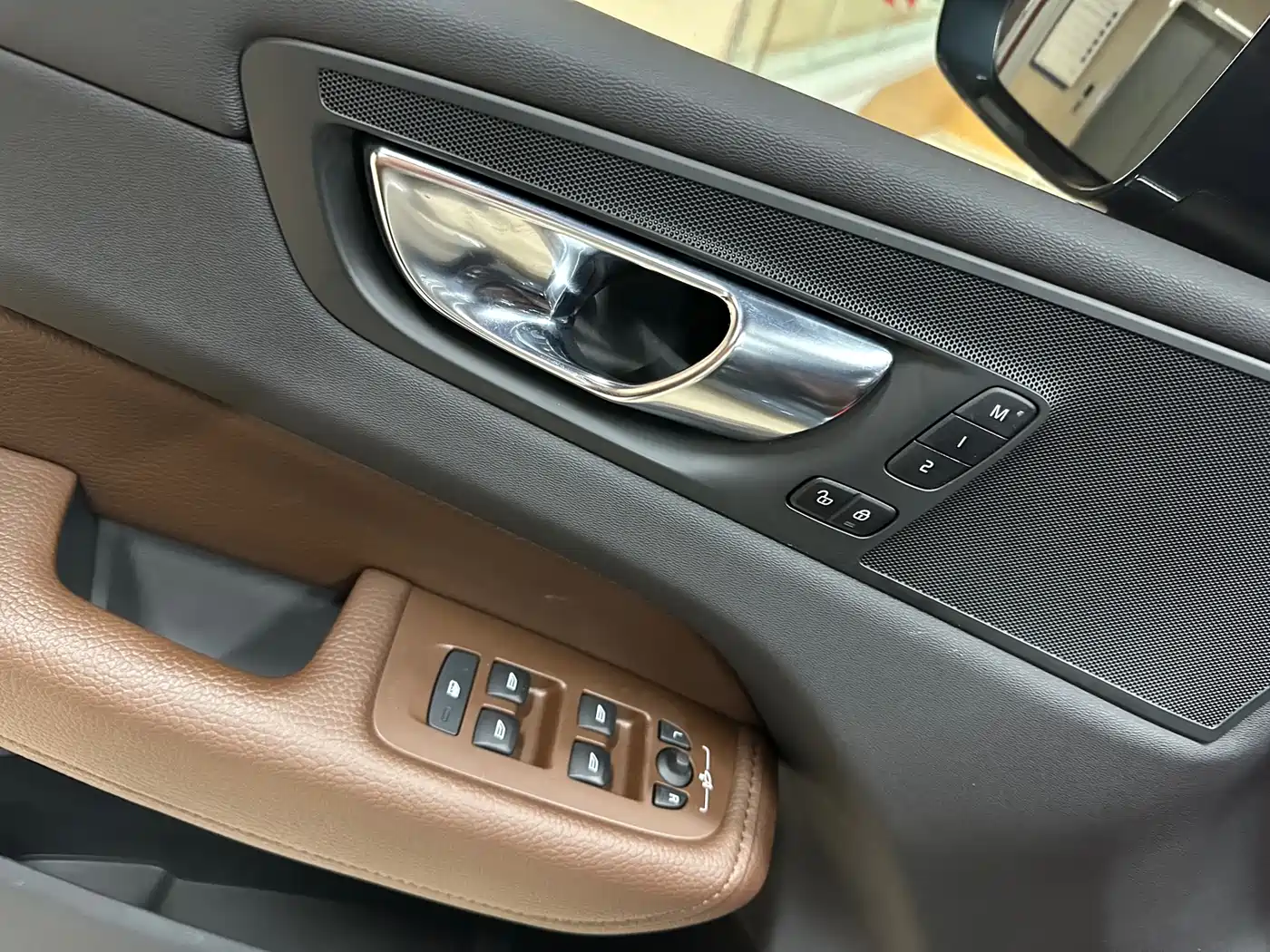 Фото 10 - Volvo XC60