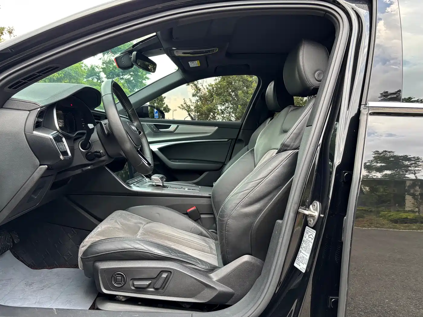 Audi A6L 2021 45 TFSI Exclusive Sport фото 10