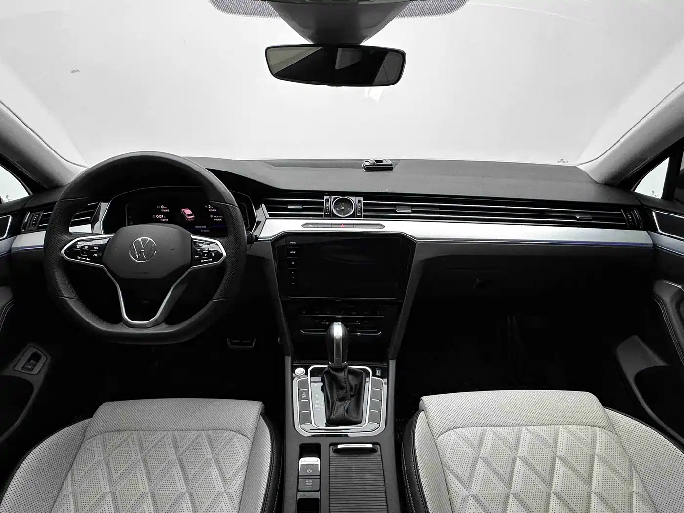 Volkswagen Magotan 2025 Facelift Public Edition 330TSI DSG Luxury фото 9