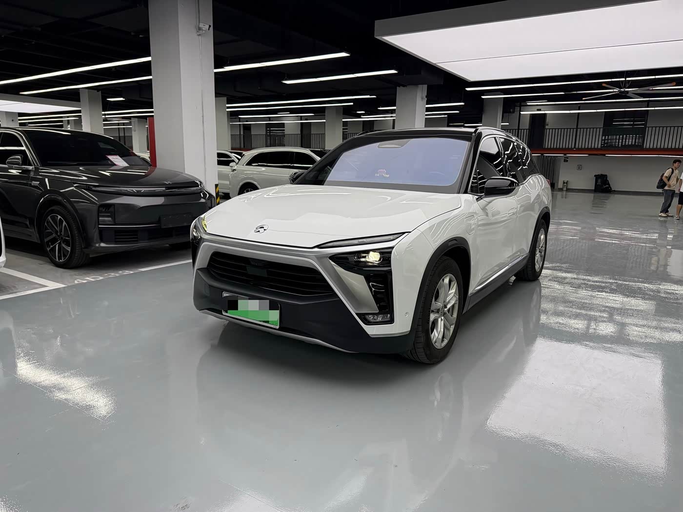 NIO ES8