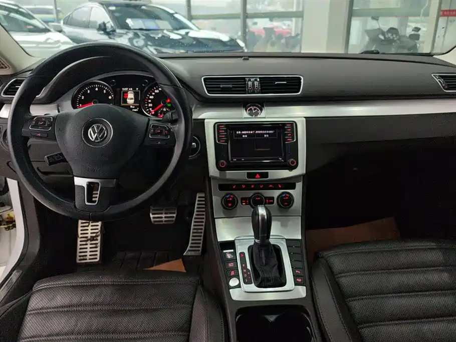 Volkswagen FAW-Volkswagen CC 2018 1.8TSI Luxury фото 12