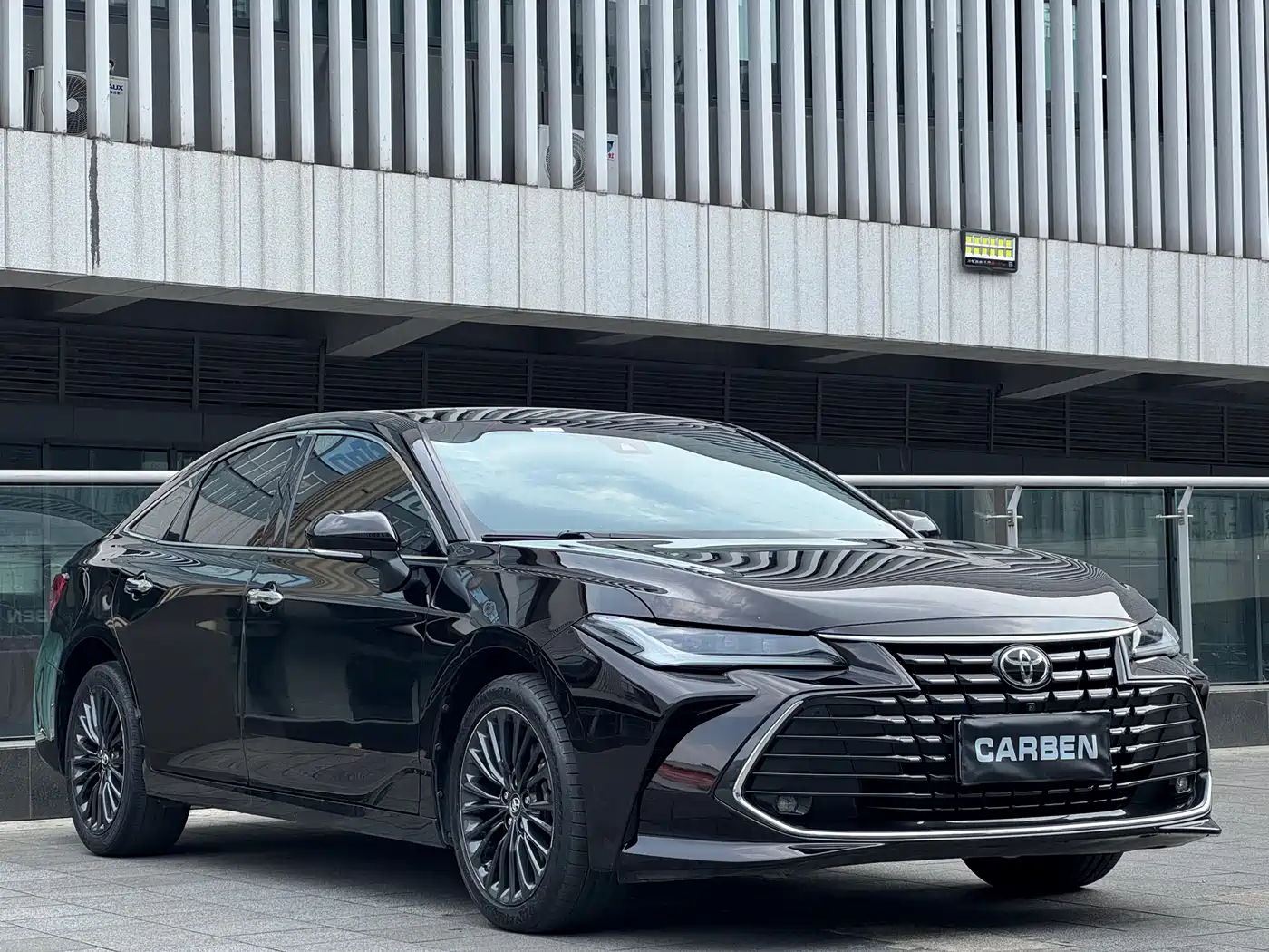 Toyota Avalon 2022 2.0L XLE Premium фото 3
