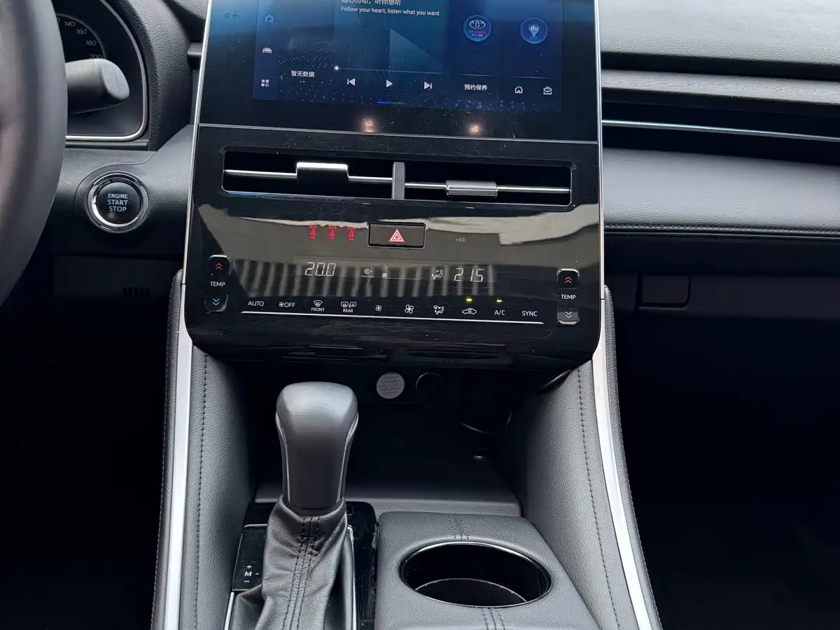 Toyota Avalon 2022 2.0L XLE Premium фото 13