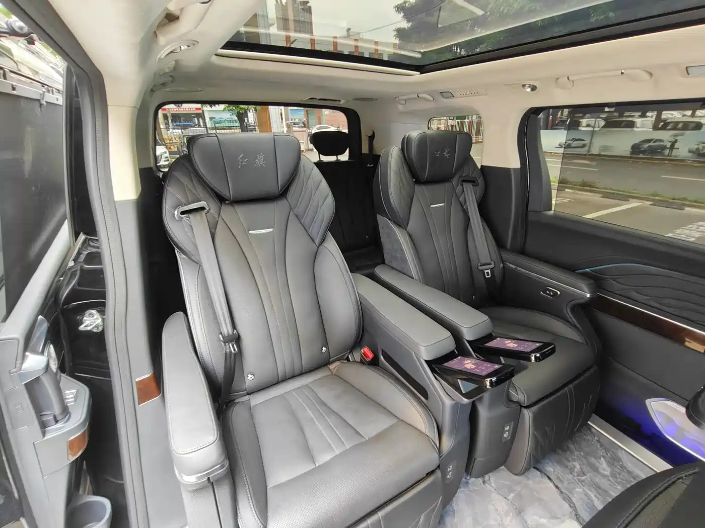 Hongqi HQ9 2023 2.0T Smart Connect Flagship фото 23
