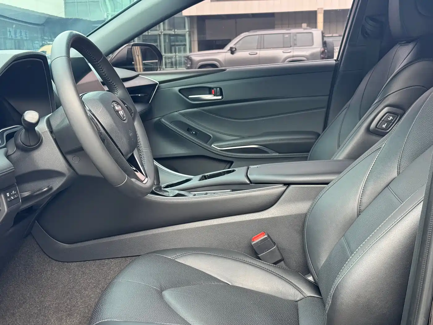 Toyota Avalon 2022 2.0L XLE Premium фото 4