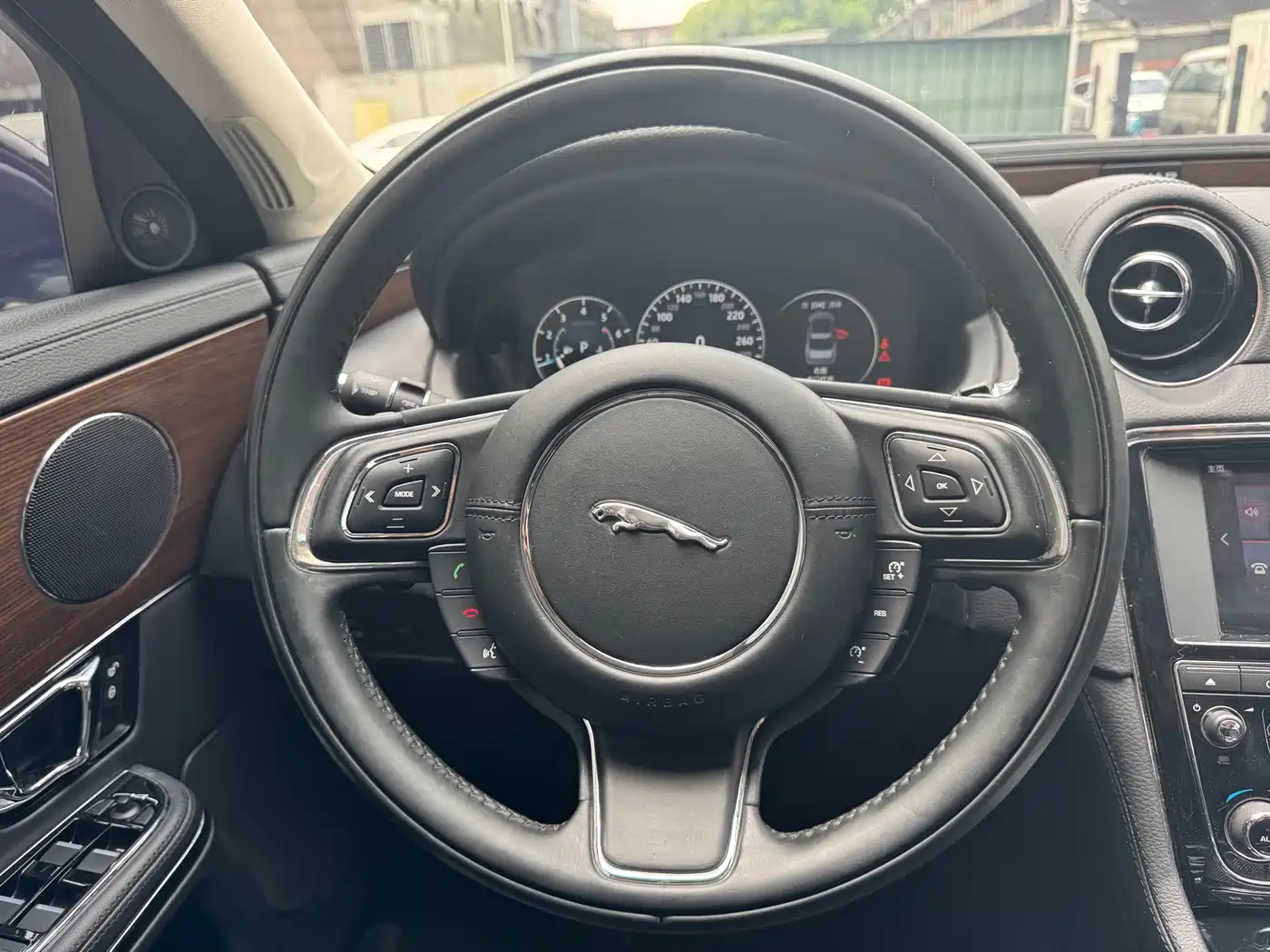 Jaguar XJ 2017 2016 XJL 3.0 SC 2WD Elegance Business Edition