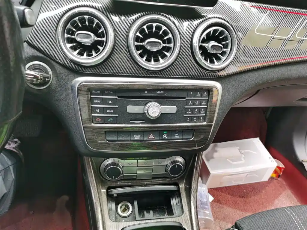 Mercedes-Benz CLA (Import) 2016 CLA 200 Sport фото 6