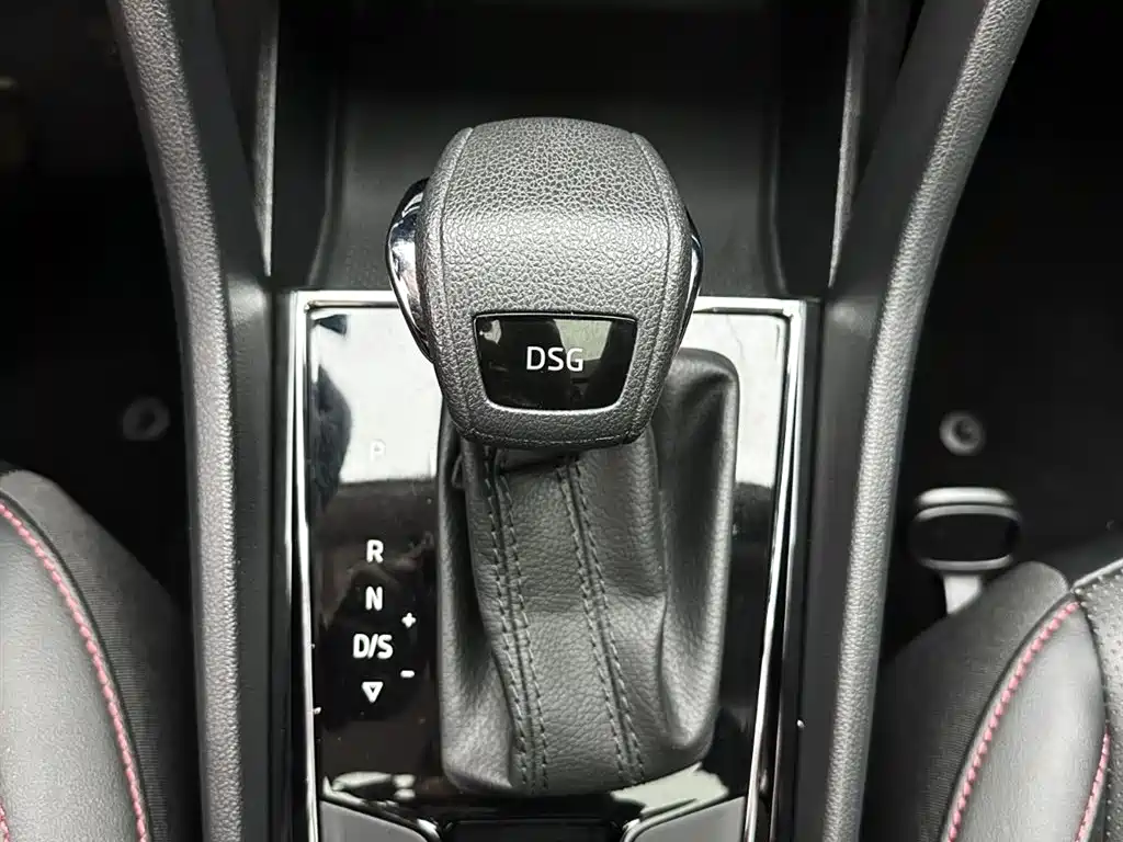 Škoda Karoq 2022 TSI280 Premium Edition фото 18