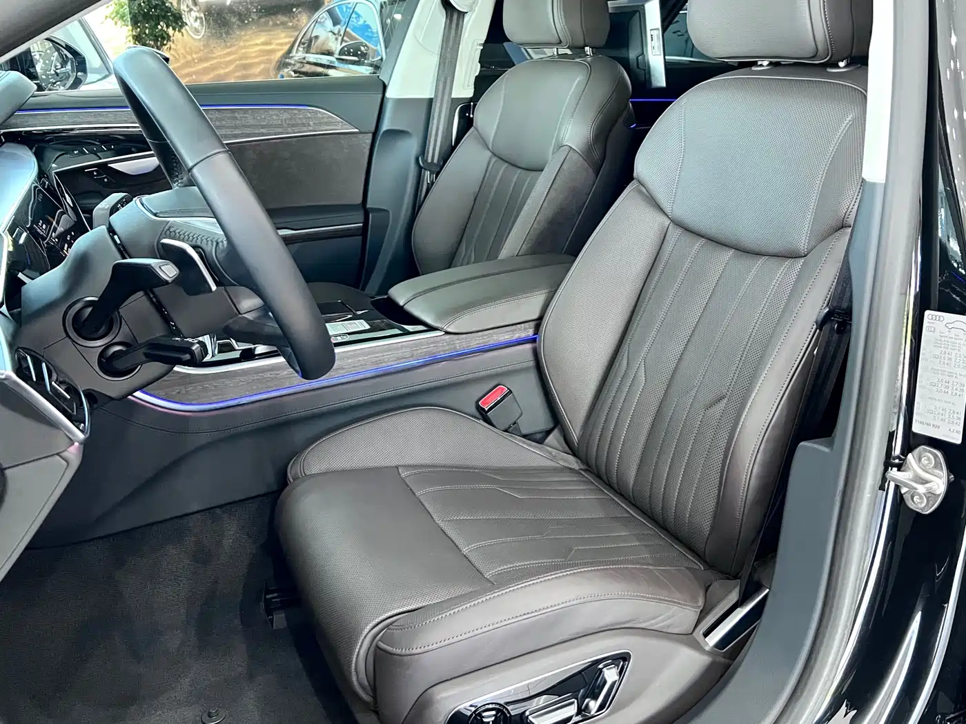 Audi A8 2021 A8L 60 TFSI quattro Premium фото 6