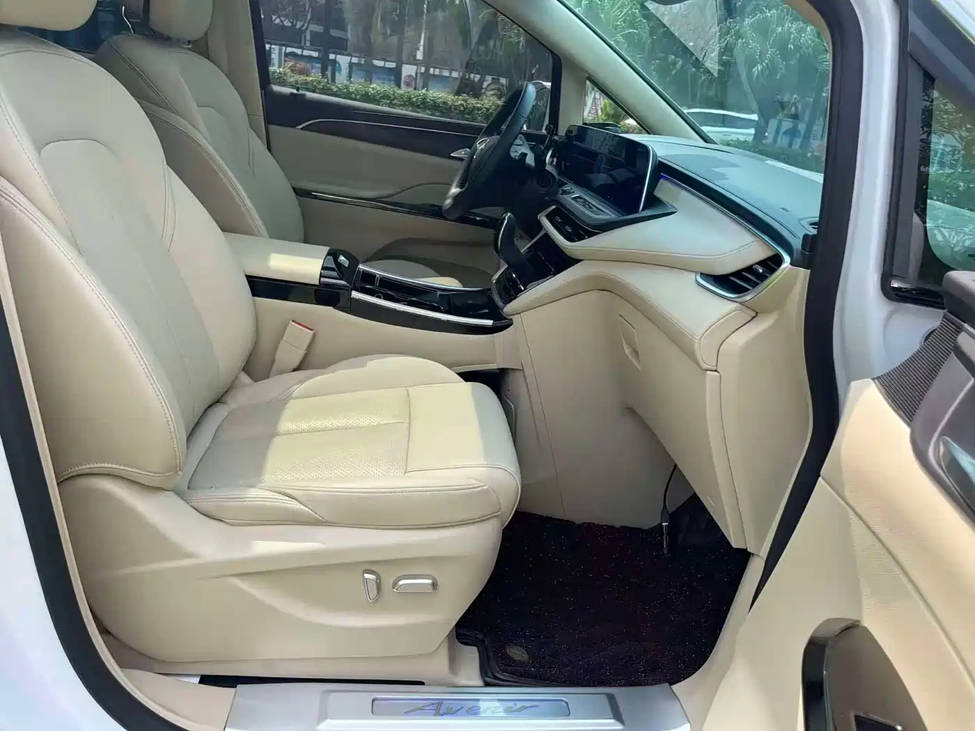 Buick GL8 2023 ES Landmaster Exclusive фото 8