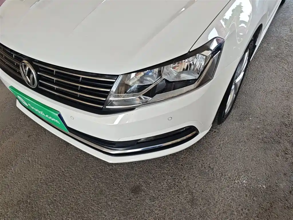 Volkswagen Lavida 2017 1.6L Automatic Comfort Edition фото 24
