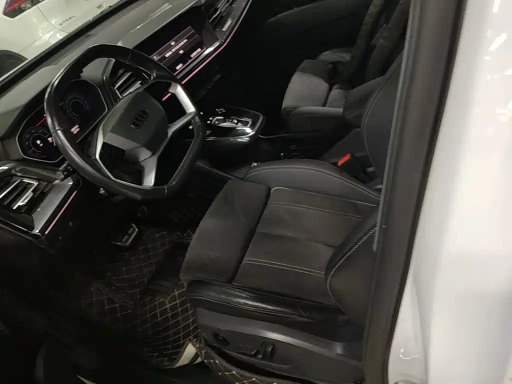 Audi Q4 e-tron 2023 2023 50 e-tron quattro Creation Edition
