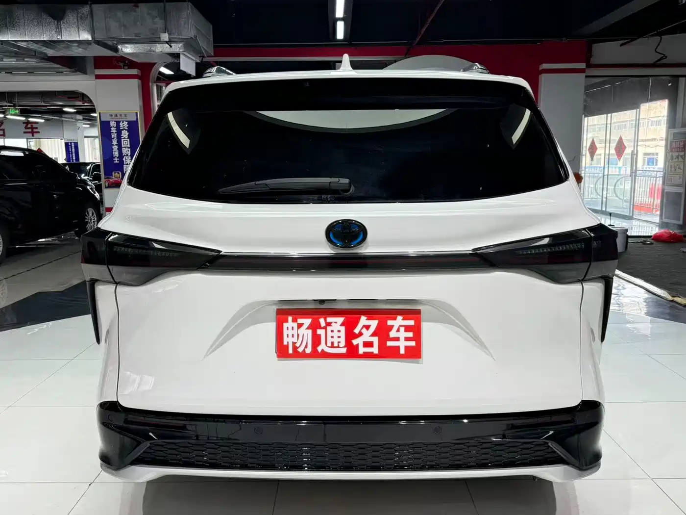 Toyota Sienna 2021 2.5L Hybrid Luxury Edition фото 7