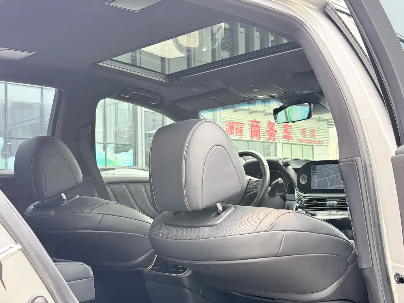 Lexus LS 2021 500h Excellence Edition фото 16