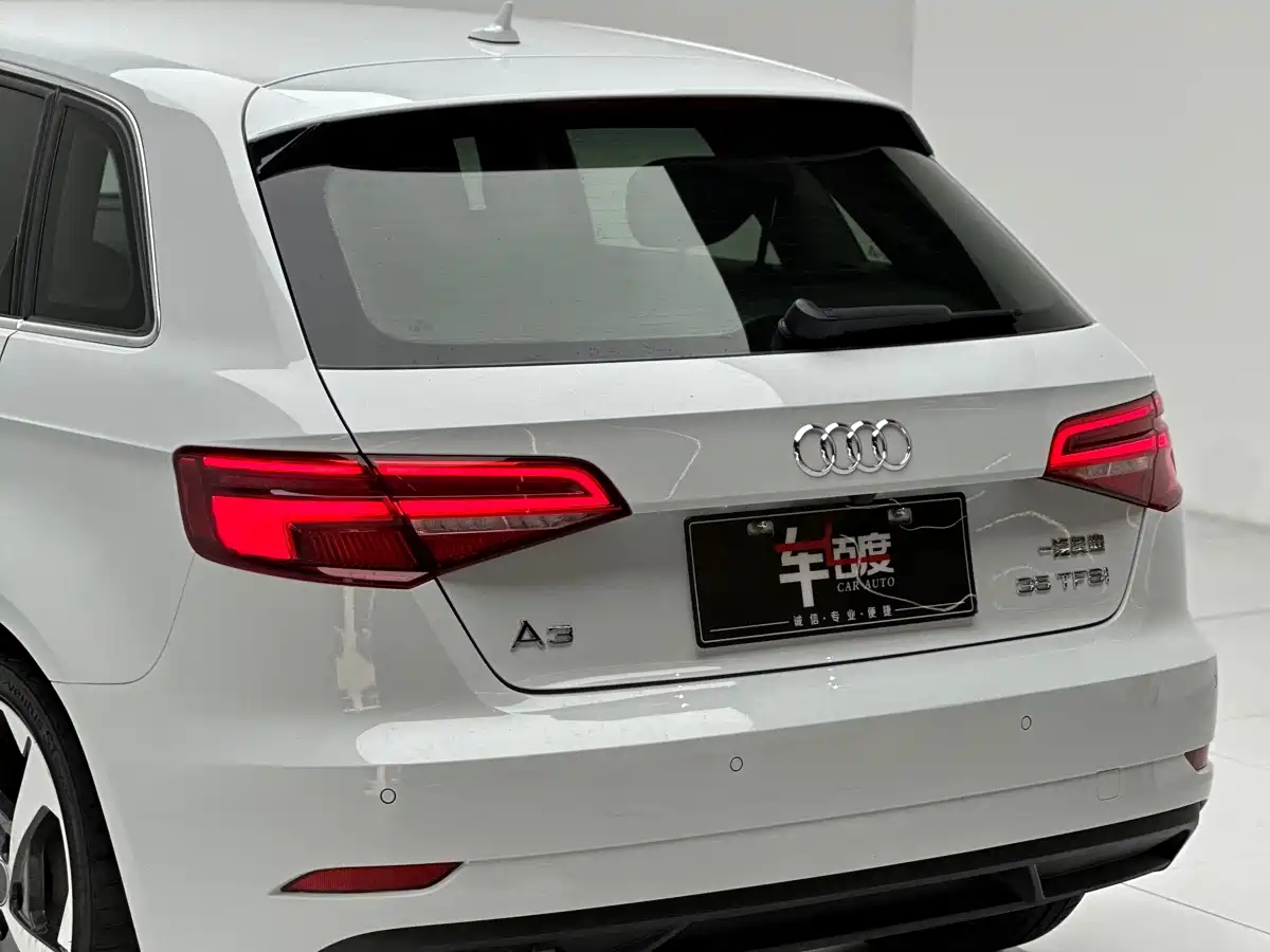 Audi A3 2018 30th Anniversary Sportback 35 TFSI Progressive фото 13