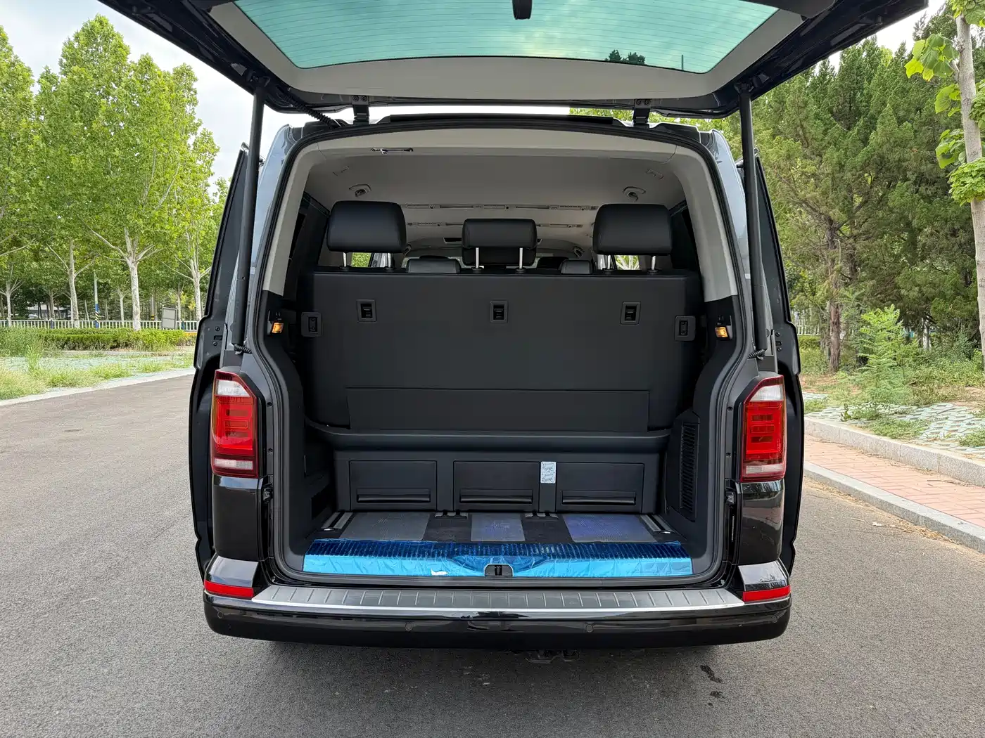 Volkswagen Multivan 2018 2018 2.0TSI 4WD Explorer Edition 7-Seater