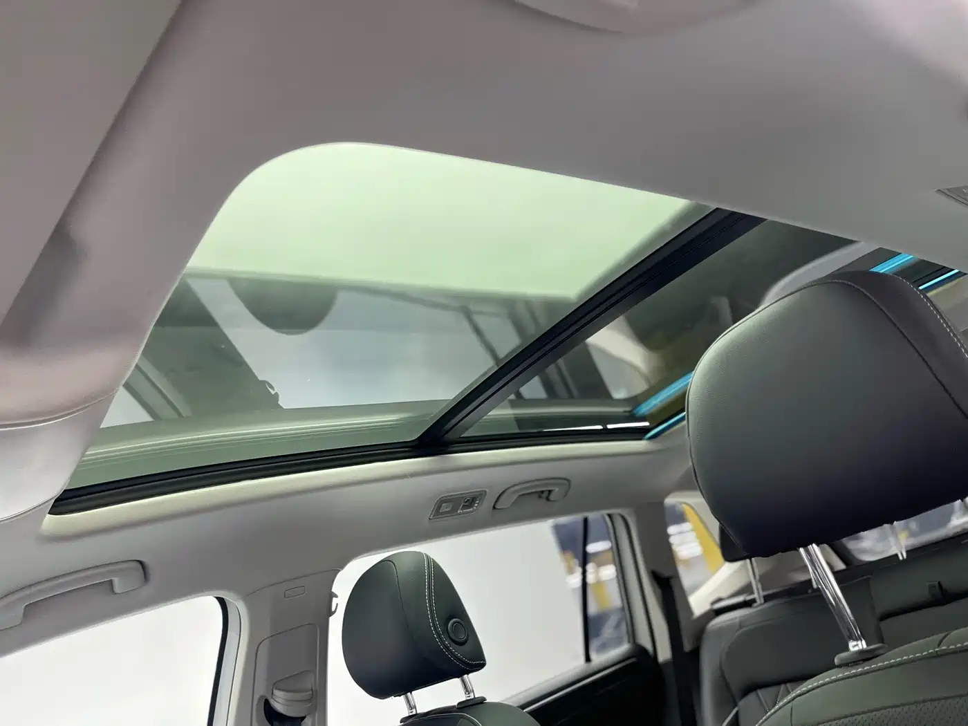 Volkswagen Tiguan L PHEV 2022 430PHEV Plug-in Hybrid Premium фото 9