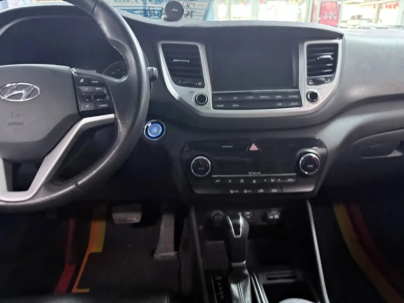 Hyundai Tucson 2018 1.6T DCT 2WD 15th Anniversary Special Edition фото 15