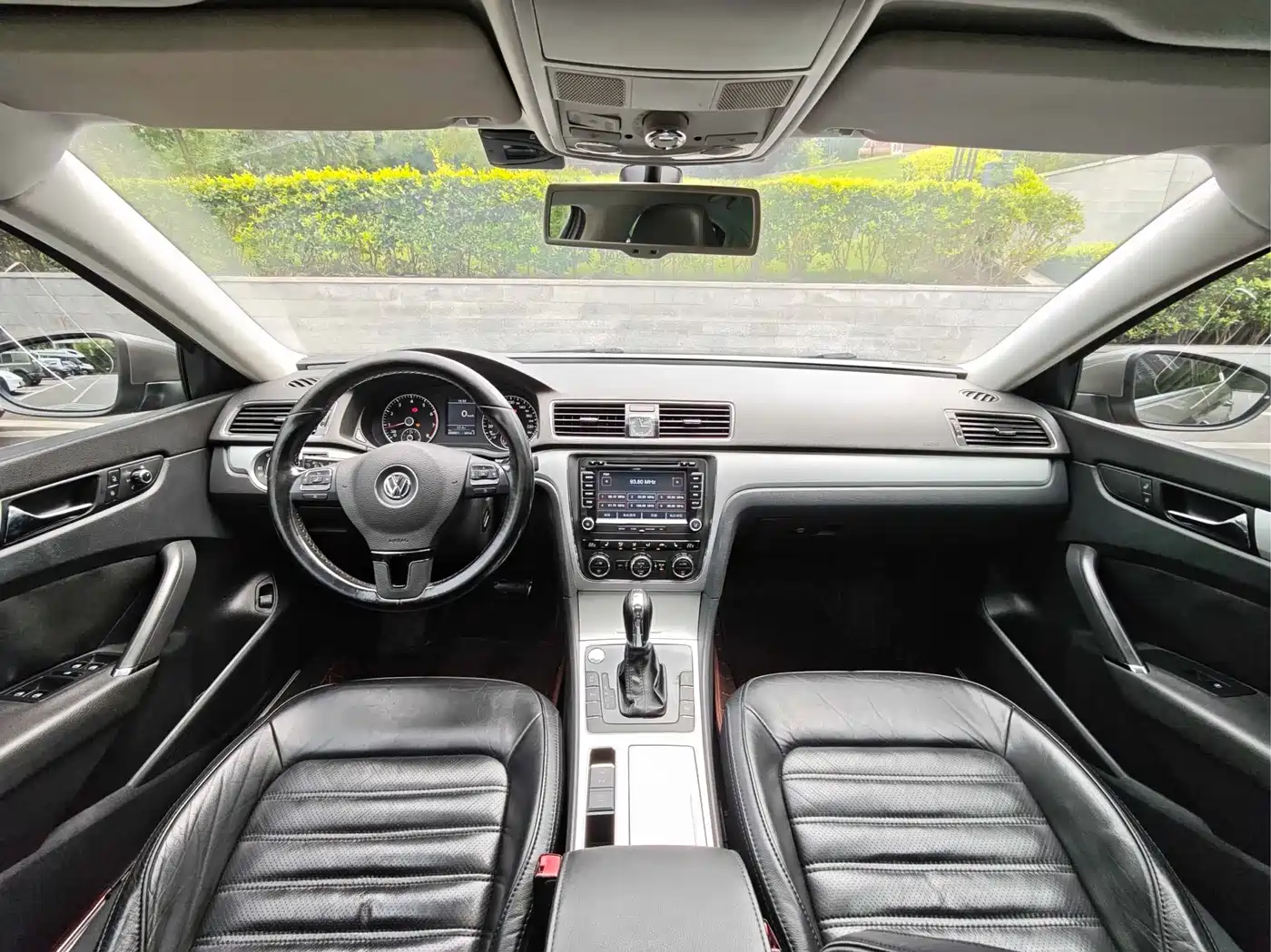 Volkswagen Passat 2014 1.8TSI DSG Executive Edition фото 17