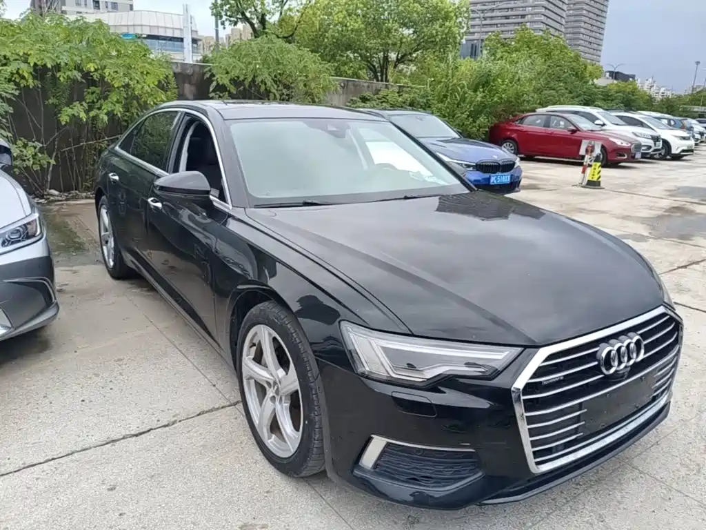 Фото 4 - Audi A6L