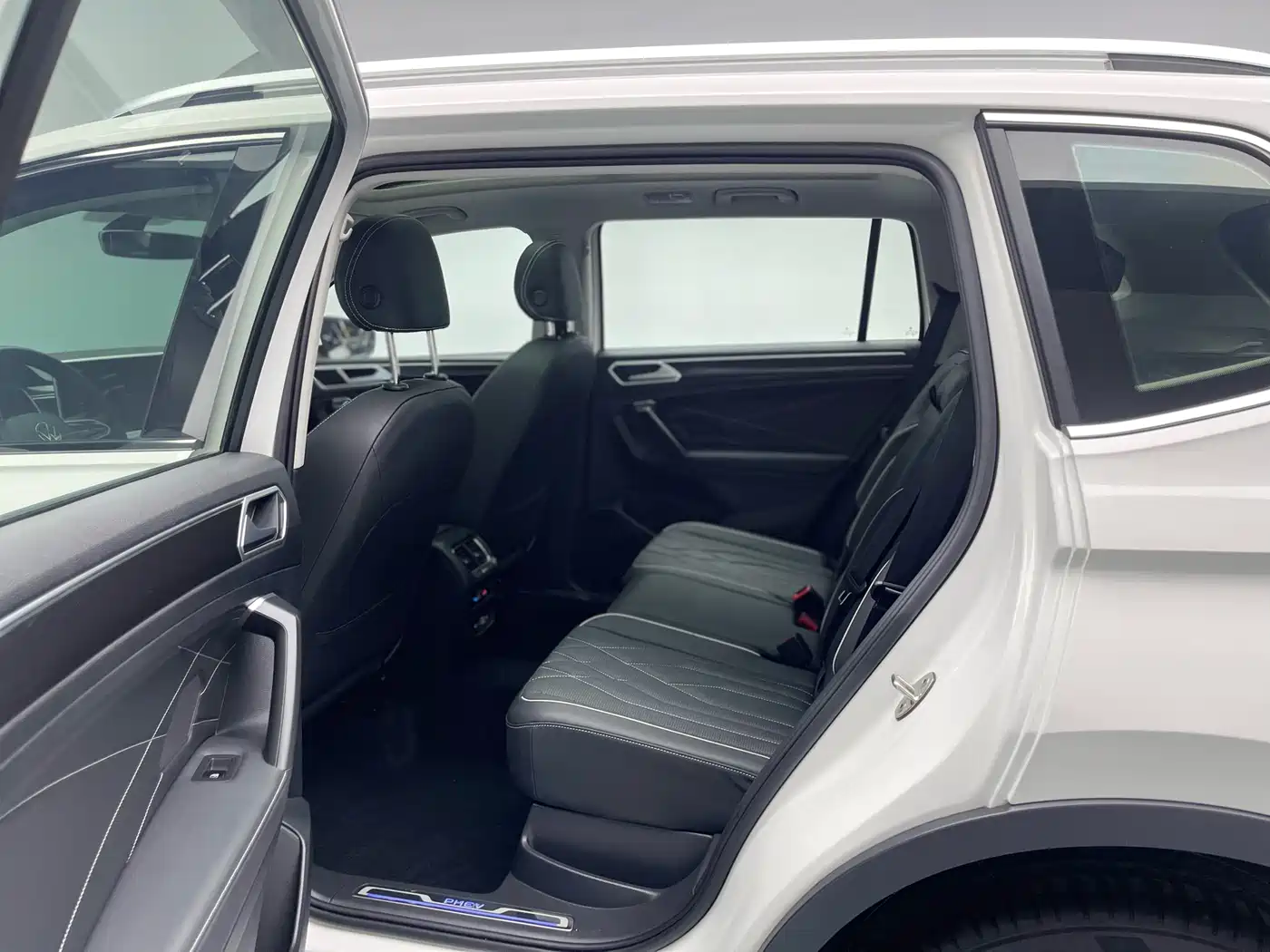 Volkswagen Tiguan L PHEV 2022 430PHEV Plug-in Hybrid Premium фото 8