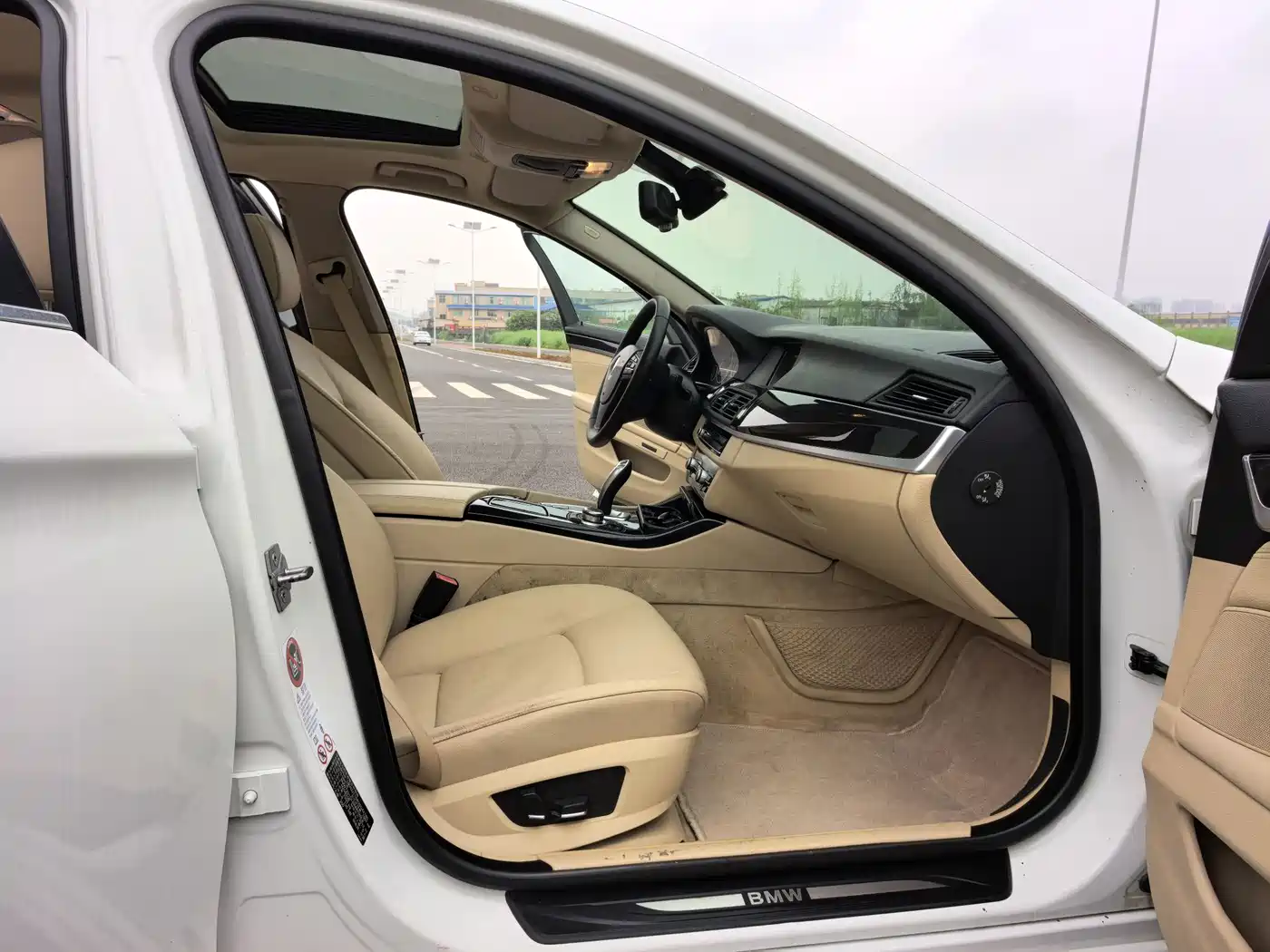 BMW 5 Series 2013 520Li Elegance фото 16