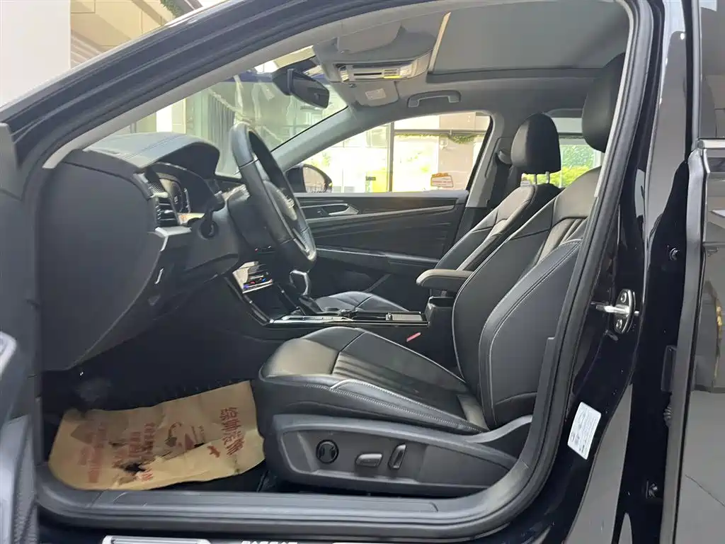Volkswagen Passat 2023 330TSI Starlight Elite Edition фото 14