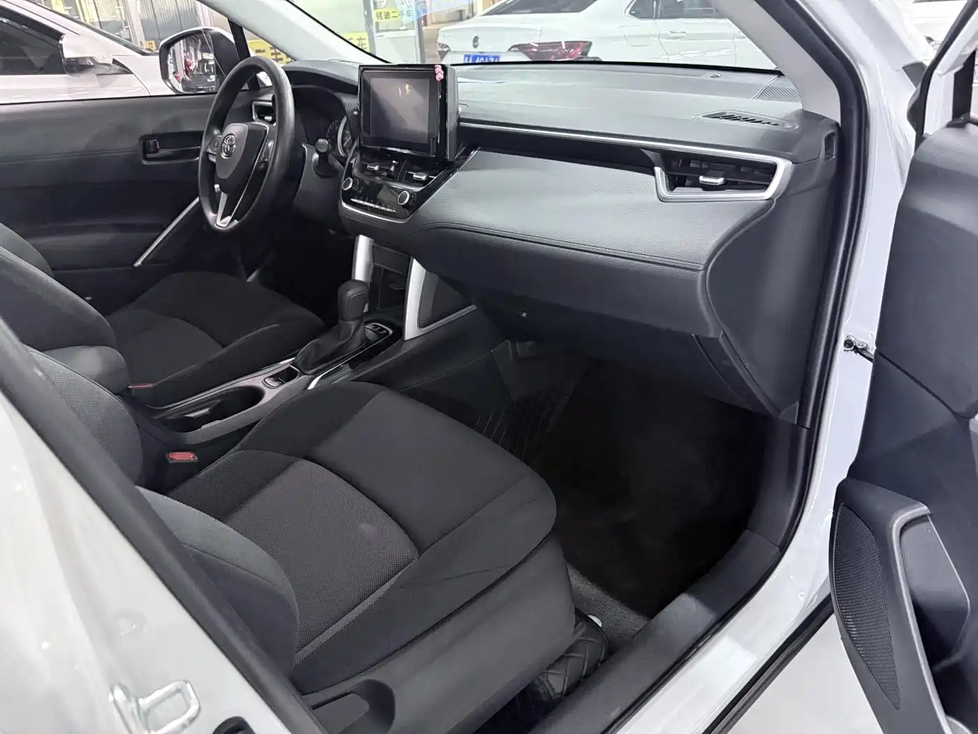 Toyota Frontlander 2023 2.0L CVT Sport Edition фото 17