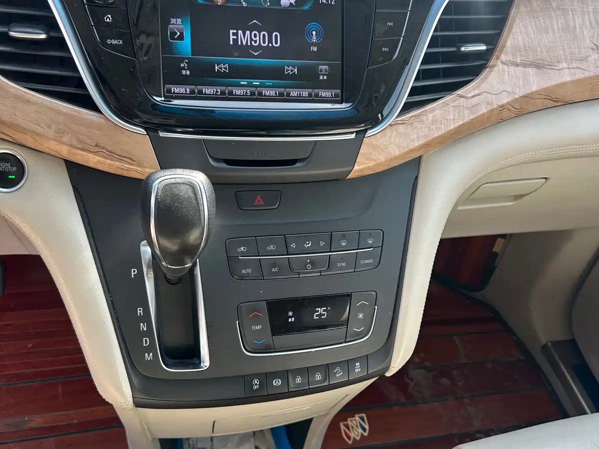 Buick GL8 2017 ES 28T Comfort Type China V фото 8