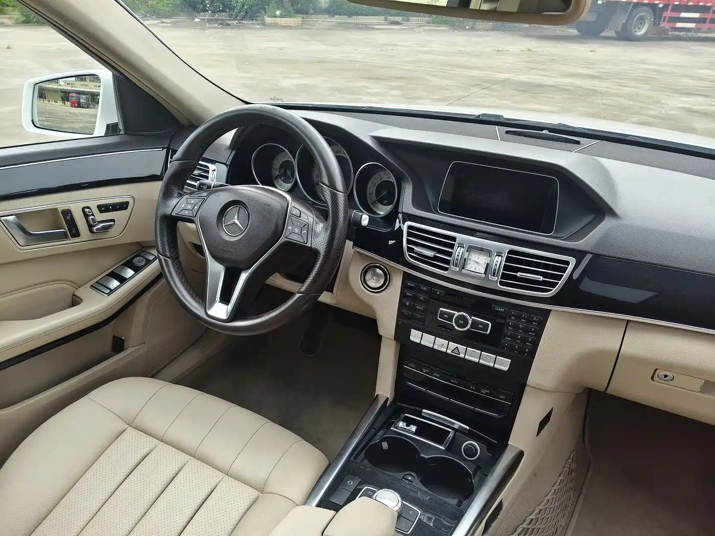 Mercedes-Benz E-Class 2015 E 260 L Sport фото 13