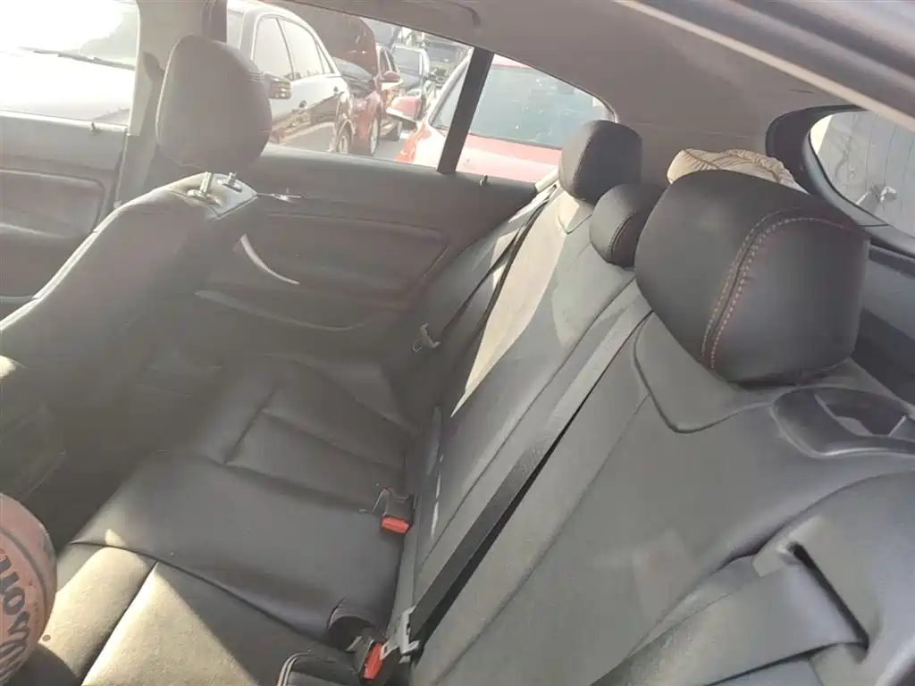 BMW 1 Series (Import) 2016 118i Leading фото 17