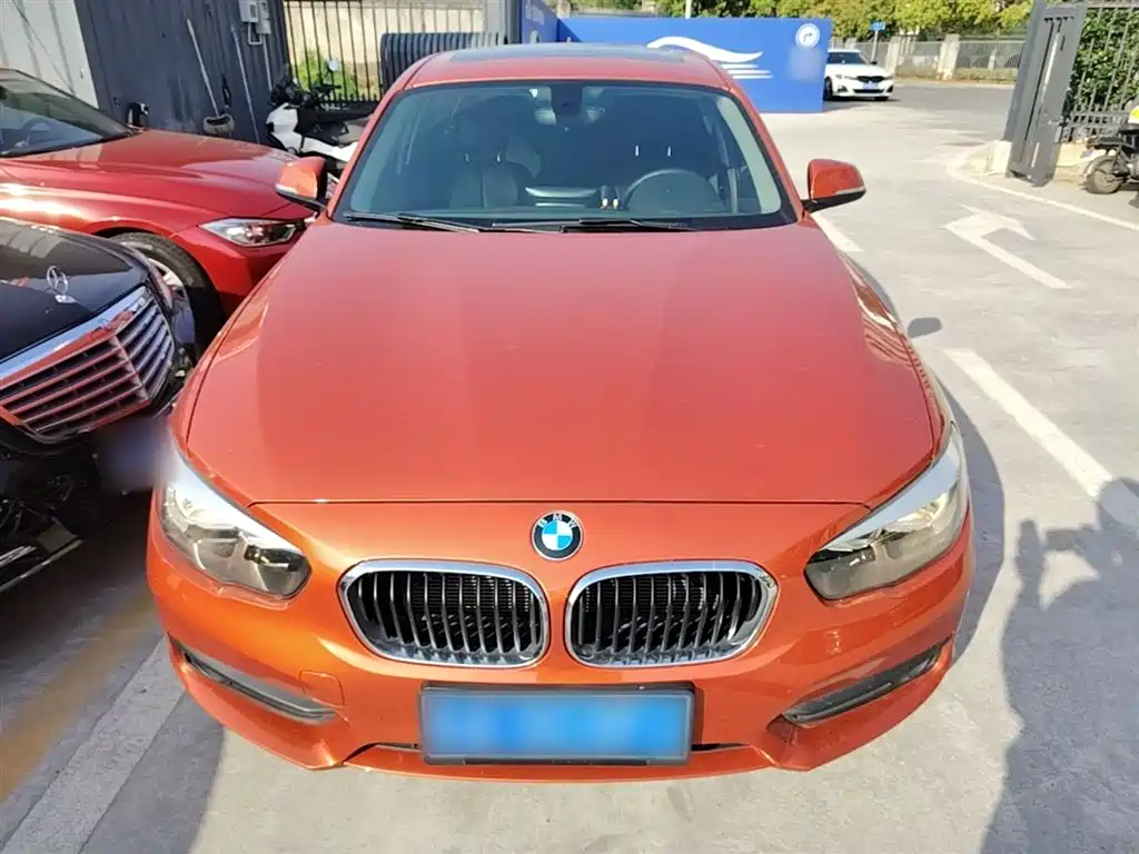 BMW 1 Series (Import) 2016 118i Leading фото 3