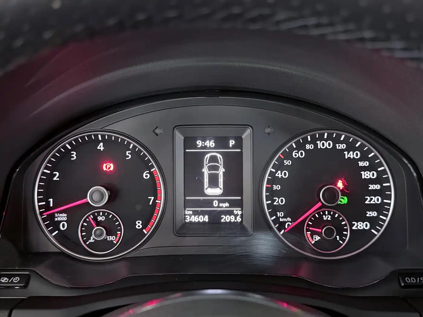 Volkswagen Scirocco 2011 1.4TSI Comfort фото 10