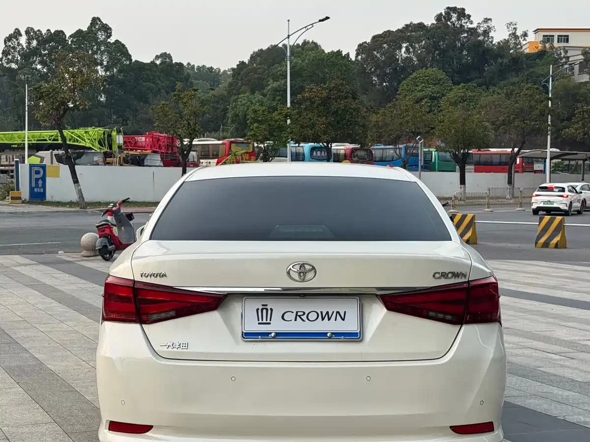 Toyota Crown 2015 2.5L Smart Edition фото 9