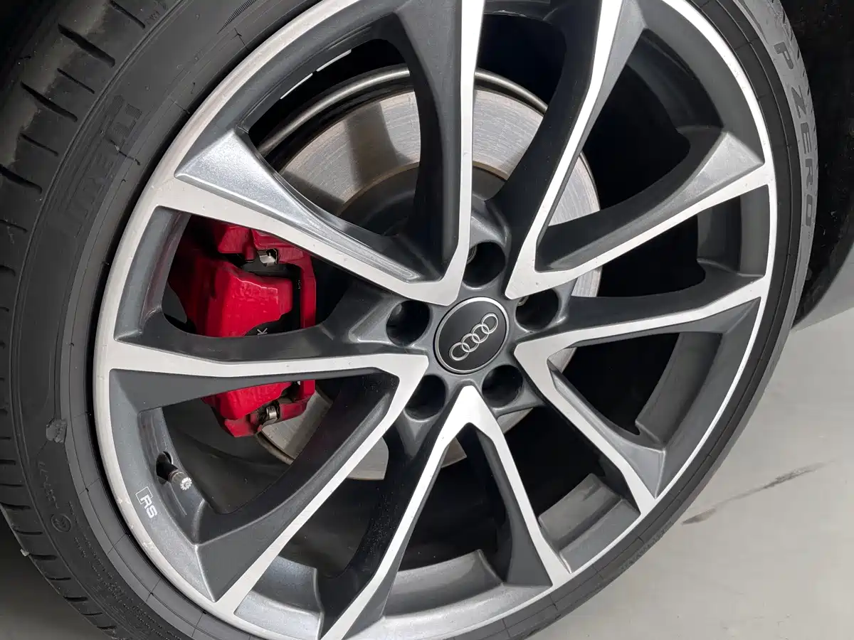 Photo 11 - Audi A4L