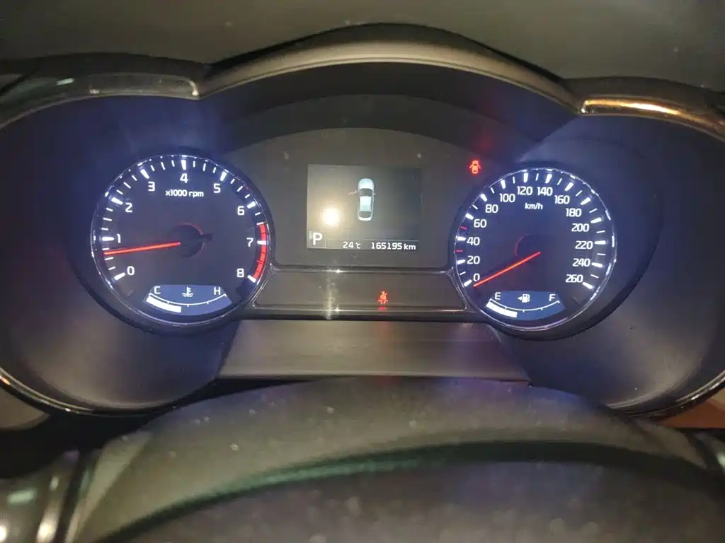Kia K5 2015 2.0L Automatic LUX фото 8