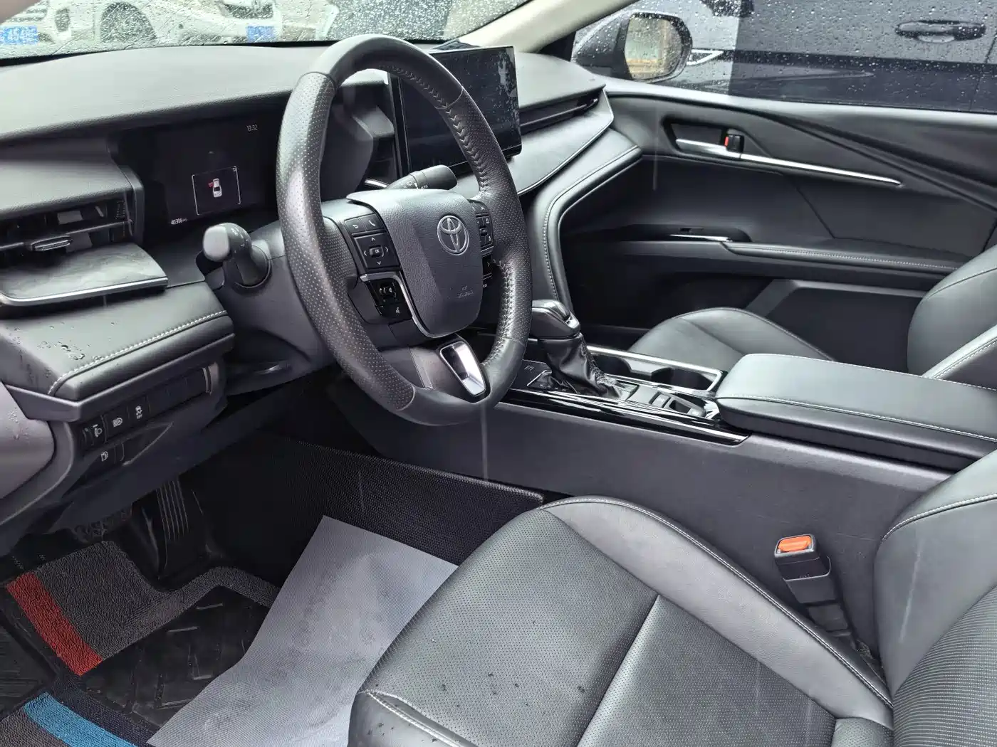 Фото 4 - Toyota Camry