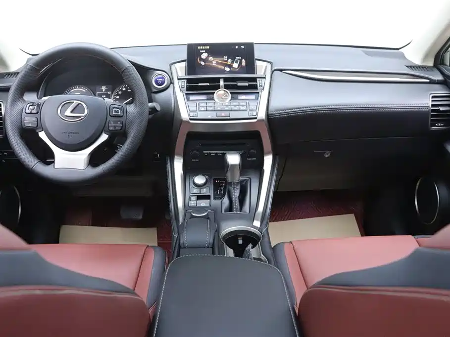Lexus NX 2015 300h AWD F SPORT фото 27