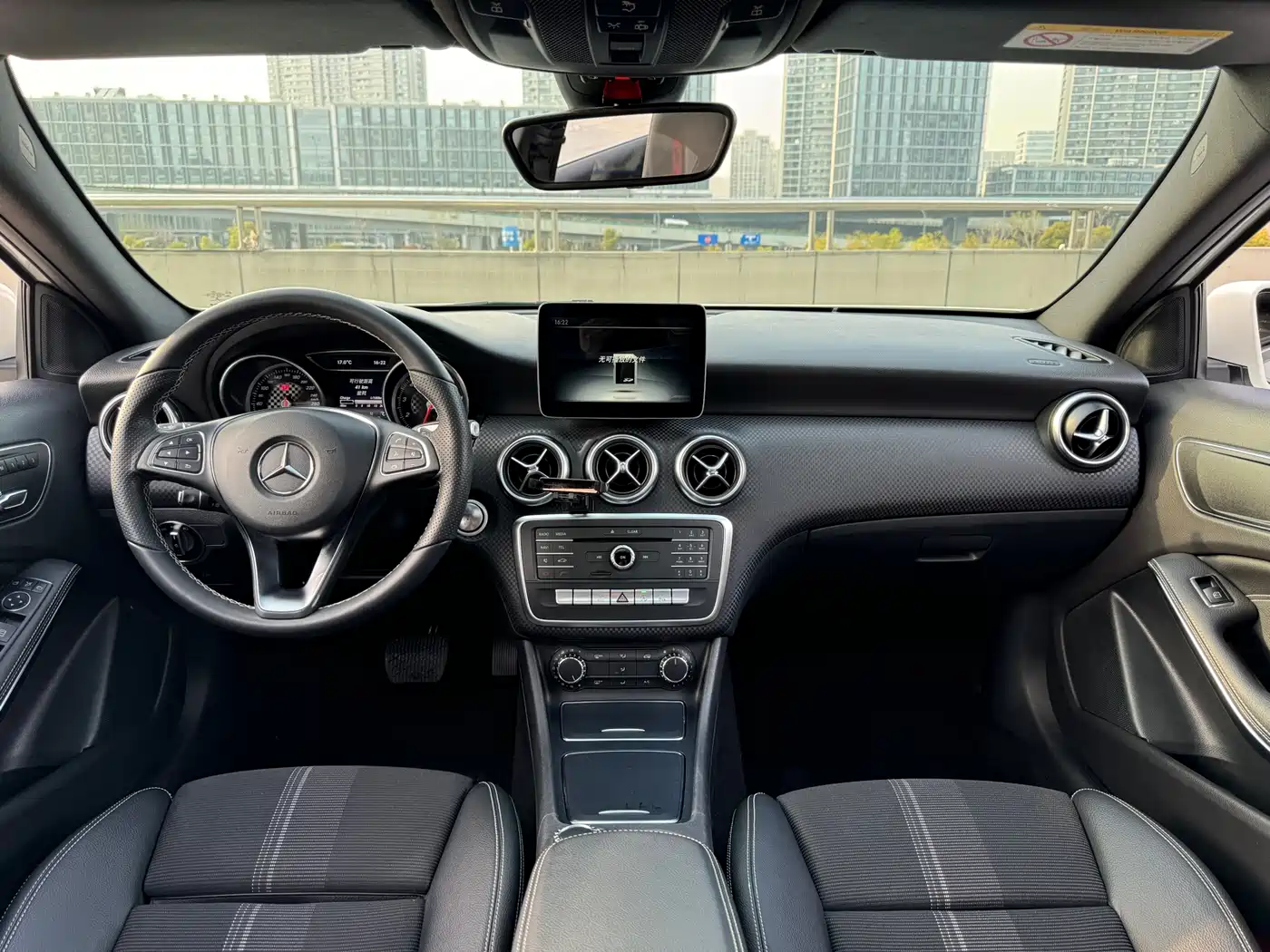 Mercedes-Benz A-Class (Import) 2017 A 200 Fashion Edition фото 9