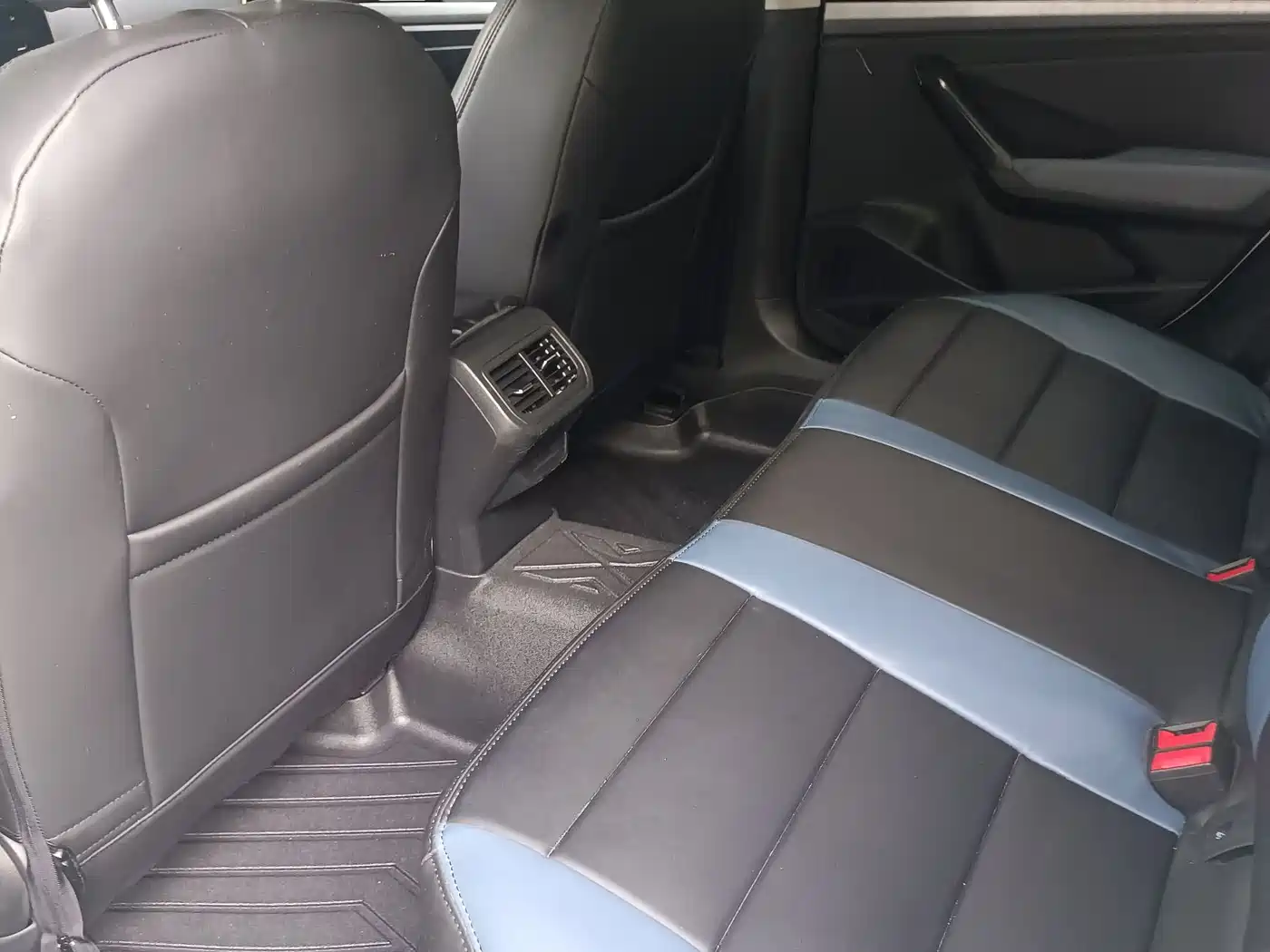 Volkswagen Lavida 2024 Model 1.5L Automatic Delight Edition фото 3