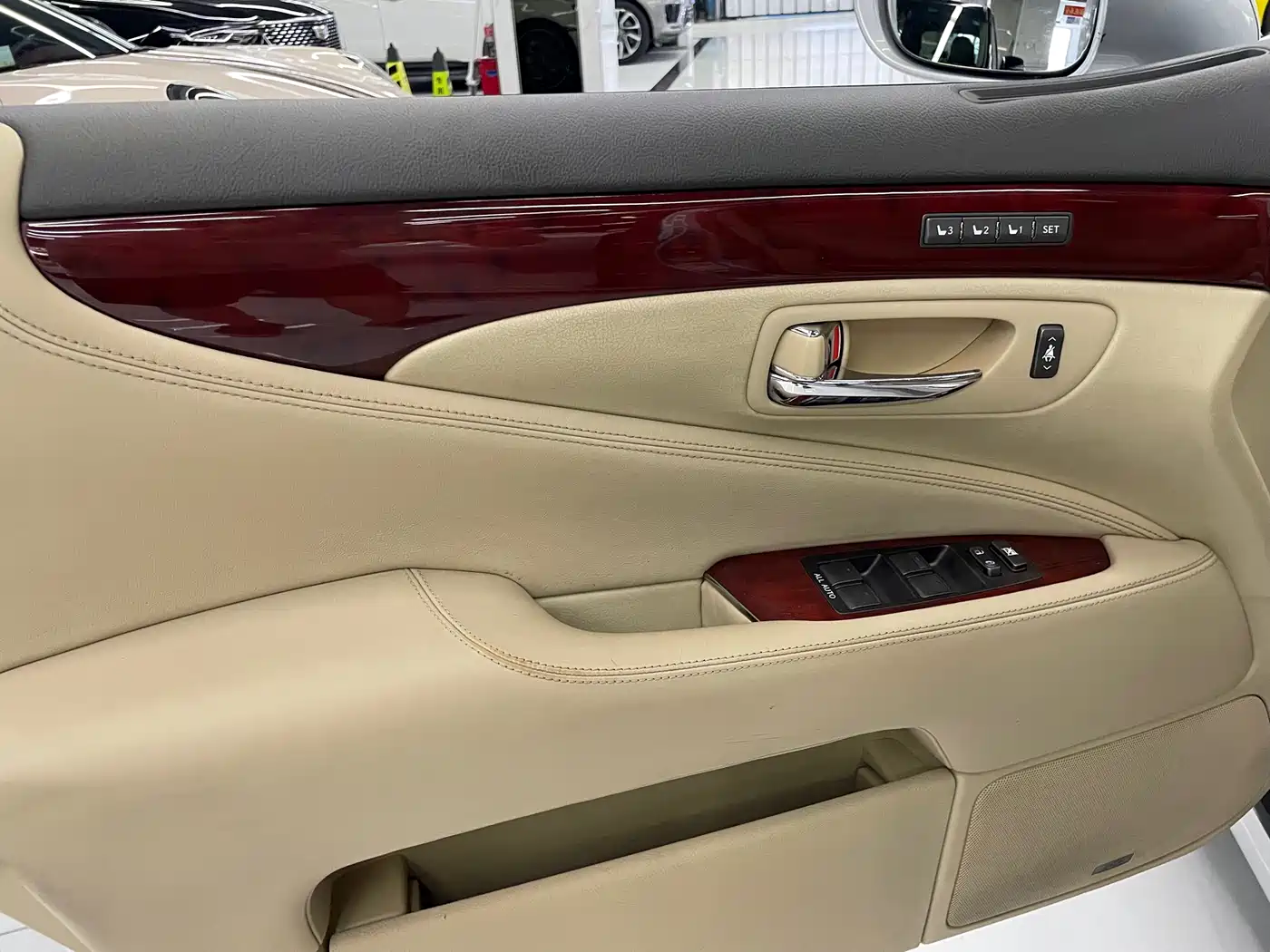 Lexus LS 2006 460L фото 27
