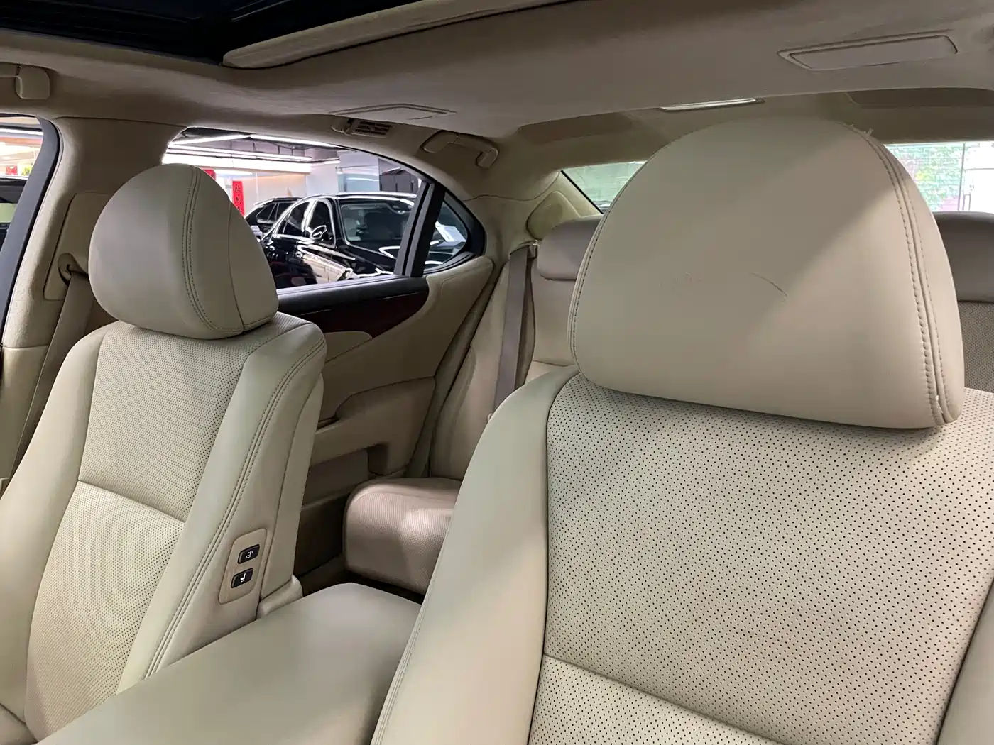 Lexus LS 2006 460L фото 25
