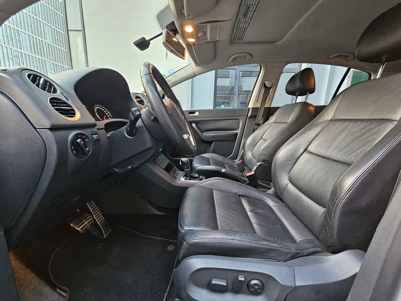 Volkswagen Golf (Import) 2011 1.4TSI Cross Golf фото 8