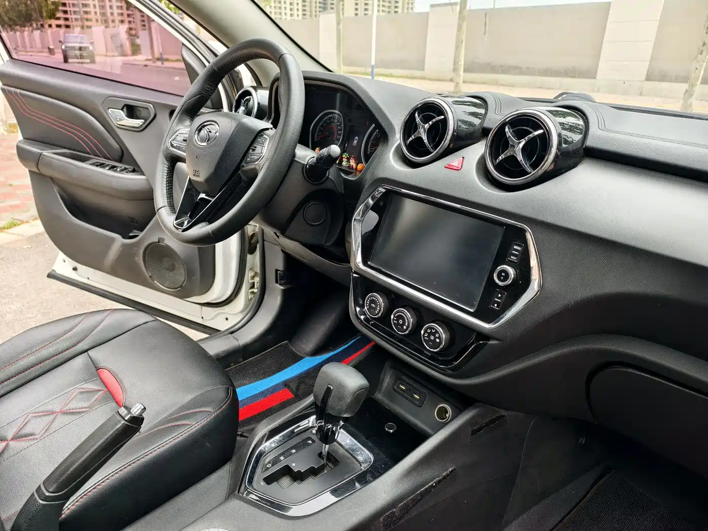 Soueast DX3 2017 2018 1.5T CVT Premium