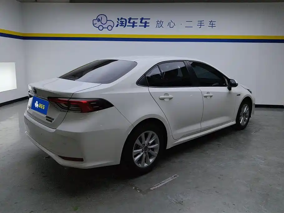 Toyota Corolla 2023 1.8L Smart Hybrid Dual Engine Elite Edition фото 3