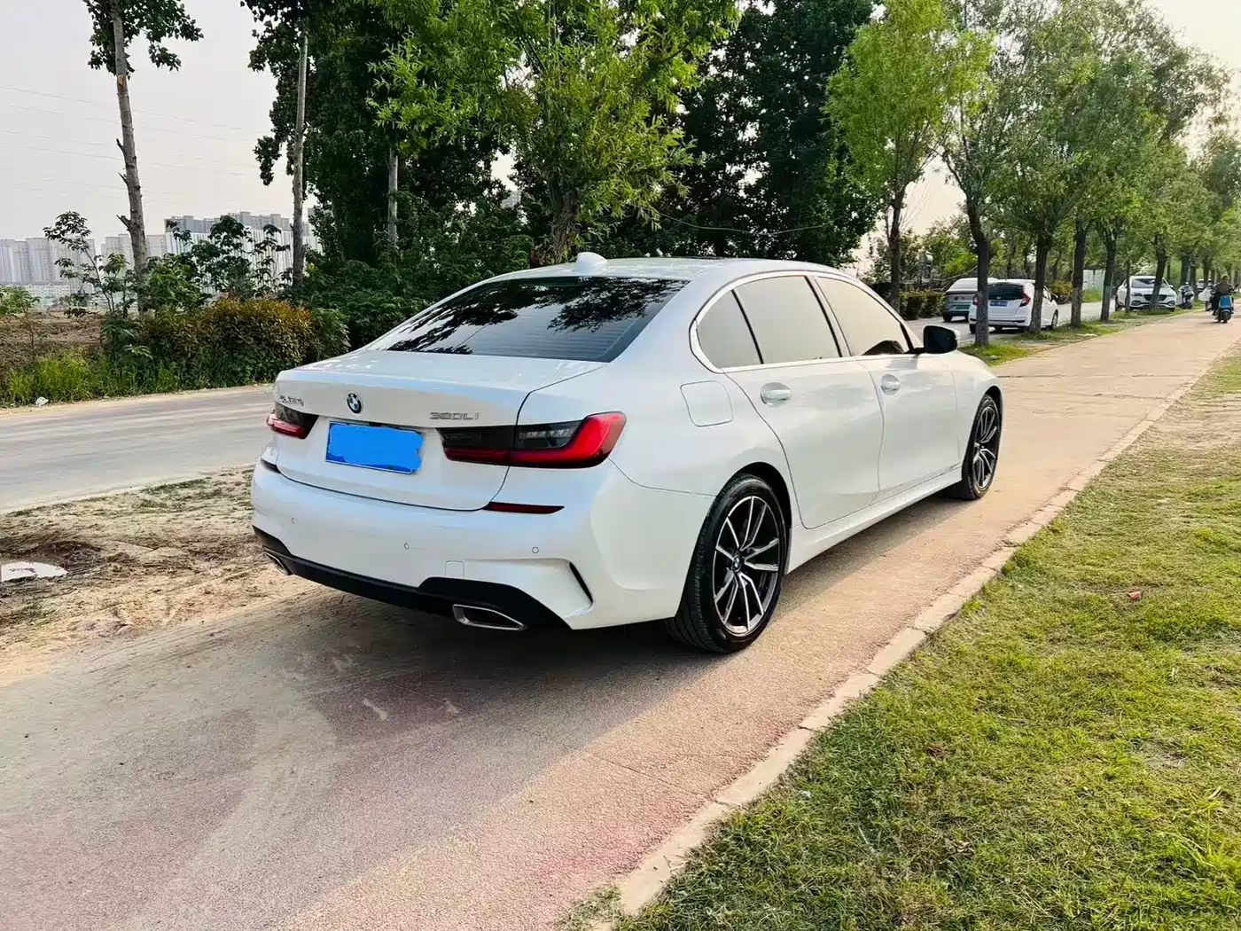 BMW 3 Series 2021 320Li M Sport Package фото 9