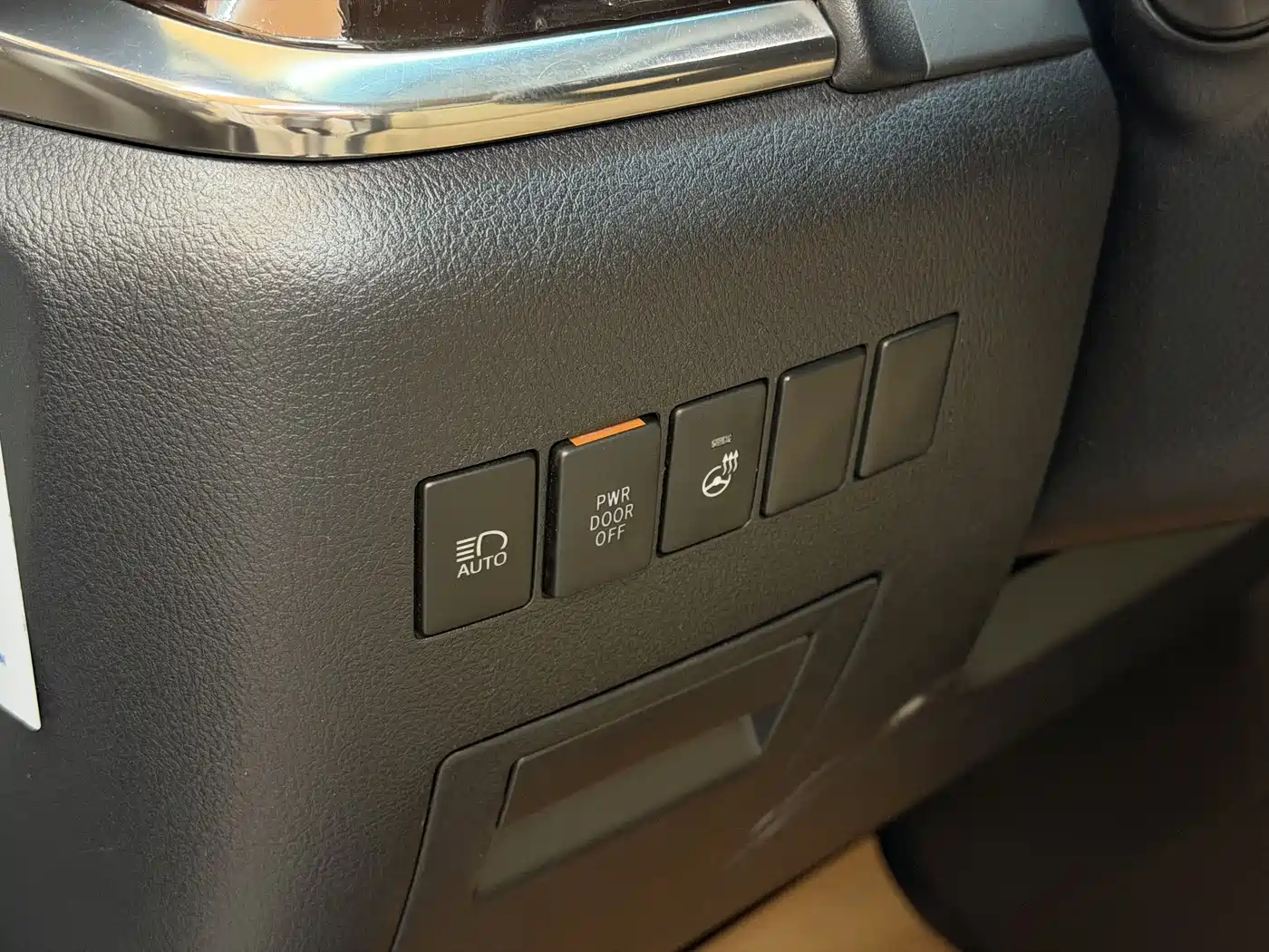 Toyota Alphard 2018 3.5L Luxury фото 6