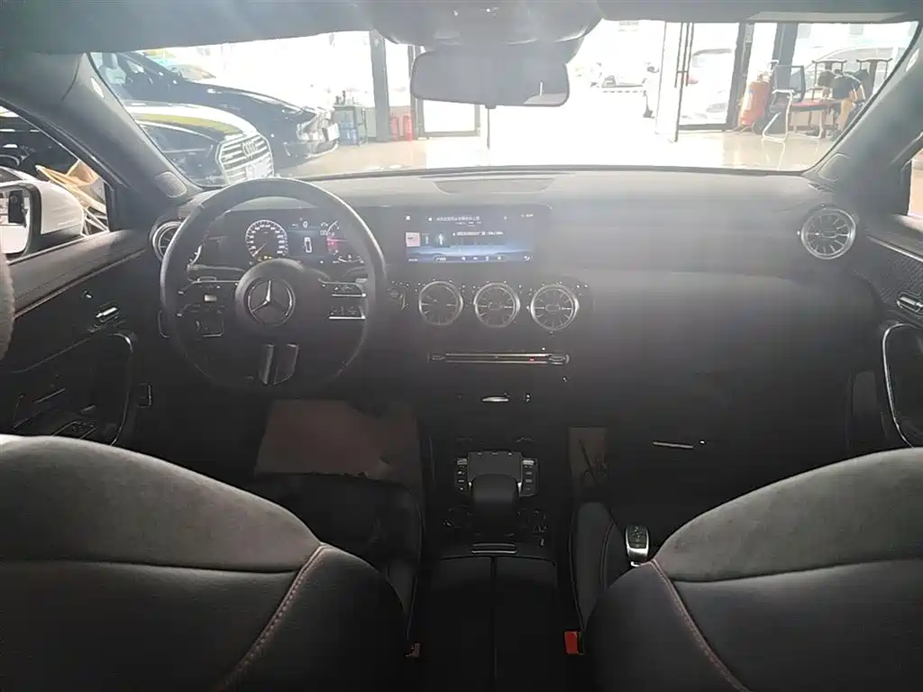 Mercedes-Benz A-Class 2023 A 200 L Fashion фото 10