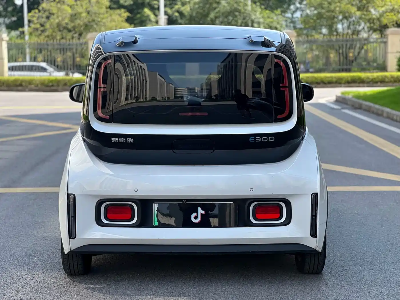 Baojun E300 2021 2020 Stellar Smart Travel Edition