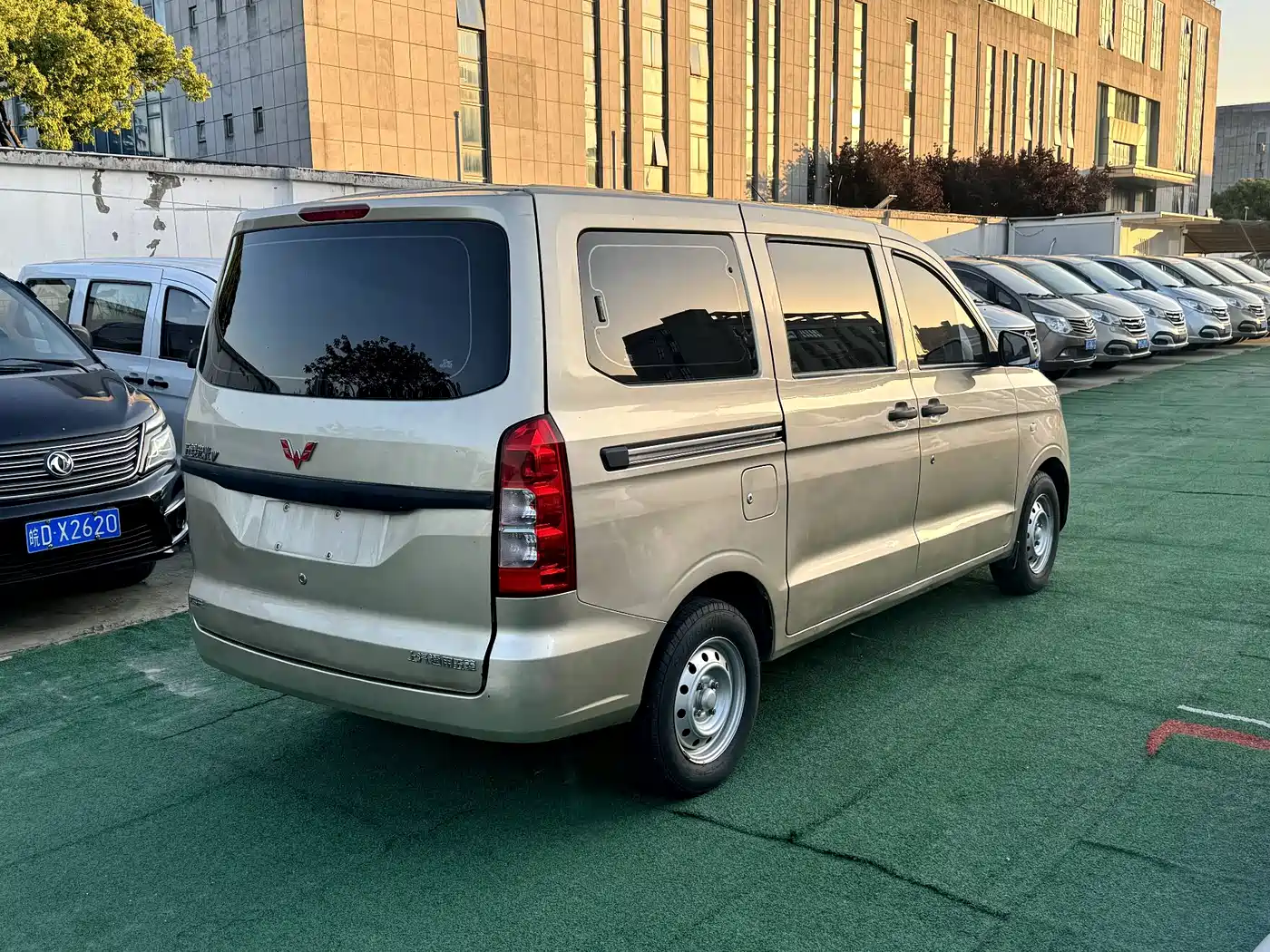صورة 4 - Wuling Motors Wuling Hongguang V